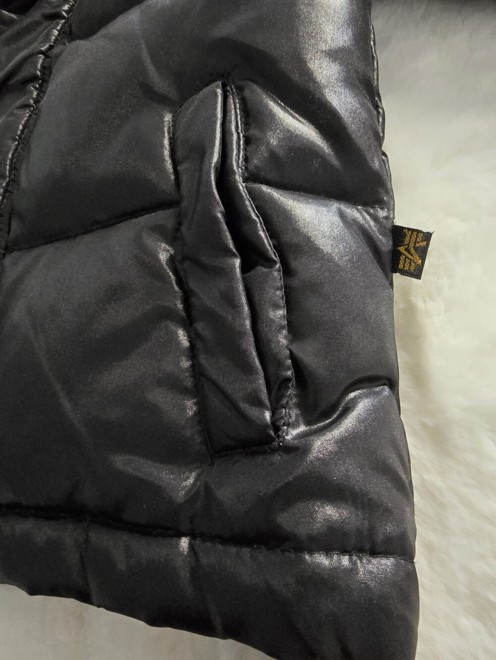 ALPHA IND. Black Kid's Puffer Jacket with Hood And Embroidered Logo - Picture 8 of 16